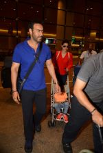 Ajay Devgan and Kajol return from London along with mom and kids on 2nd july 2015
